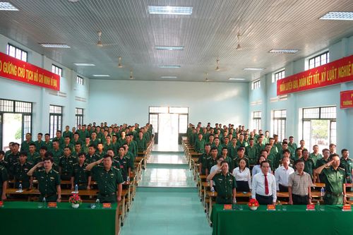 Quang cảnh tại khu vực bỏ phiếu tại Tiểu đoàn Huấn luyện - Cơ động 2