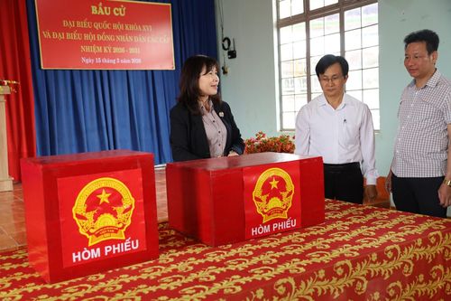 Xã Tà Năng có 14 thôn, 7 khu vực bỏ phiếu với tổng số 8.487 cử tri
