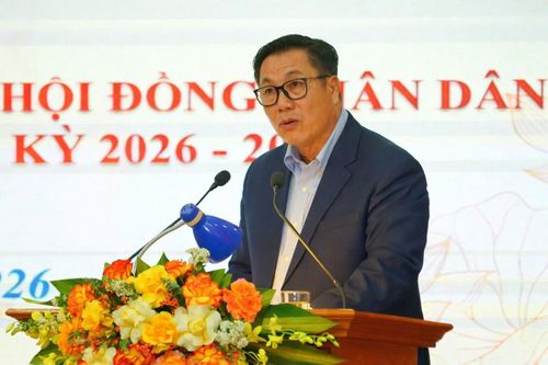 Ông Nguyễn Quang Hiếu, Bí thư Đảng ủy phường Từ Liêm phát biểu tại Hội nghị tiếp xúc cử tri với người ứng cử đại biểu HĐND thành phố Hà Nội khóa XVII, nhiệm kỳ 2026–2031 (Đơn vị bầu cử số 11).