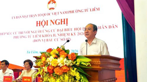 Ông Phạm Hải Hoạt, Chủ tịch Ủy ban MTTQ phường Từ Liêm tại Hội nghị Tiếp xúc cử tri.