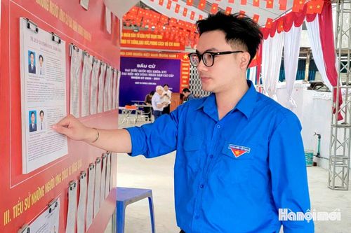 Anh Bùi Quang Hưng (Bí thư Chi đoàn tổ dân phố Trạm Trôi)