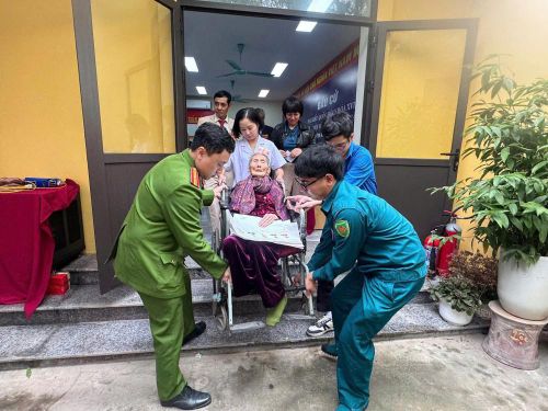 Công tác tổ chức bầu cử tại các các điểm trên địa bàn phường Phú Thượng được triển khai chu đáo, đúng quy định, bảo đảm an toàn, dân chủ và thuận tiện cho cử tri