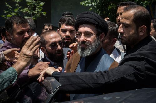  Ông Mojtaba Khamenei, tân Lãnh tụ Tối cao của Iran, tham dự một cuộc họp tại Tehran hồi năm 2019. Ảnh: Reuters. 