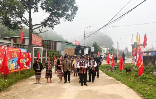 Cử tri xã biên giới Avương nô nức đi bầu cử