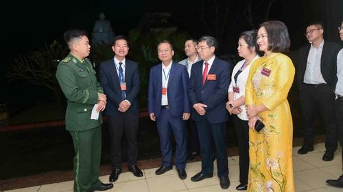 Lãnh đạo phường Lào Cai kiểm tra công tác bầu cử tại Đồn Biên phòng Cửa khẩu quốc tế Lào Cai.