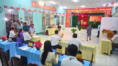 Quang cảnh Khu vực bỏ phiếu số 14, xã Tân Hòa.