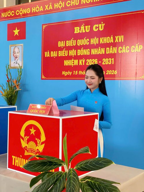 Ca sĩ Nguyễn Duyên Quỳnh