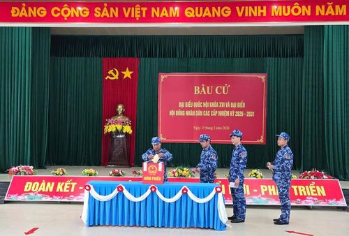 Đặc khu Cồn Cỏ có điểm bỏ phiếu duy nhất tại Nhà văn hóa Thanh niên, hầu hết cử tri và lực lượng vũ trang đến thực hiện quyền, nghĩa vụ công dân rất sớm.