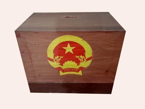 Chiếc hòm phiếu sử dụng tại Tổ bầu cử số 36, Tiểu khu Hàng Trống (Hà Nội).
