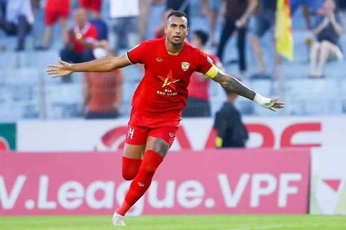 Janclesio Almeida Santos quốc tịch Brazil tới Việt Nam thi đấu từ năm 2019 và được đánh giá cao ở lối chơi máu lửa không ngại va chạm.