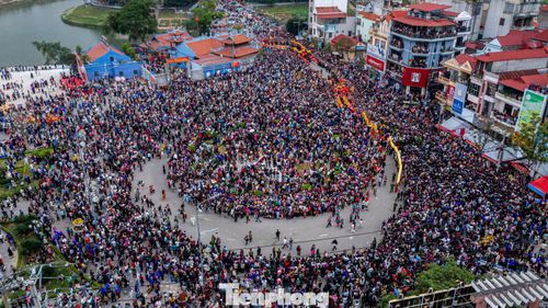 Lễ hội đền Kỳ Cùng - đền Tả Phủ không chỉ là dịp để người dân tưởng nhớ công lao của hai vị quan, mà còn là dịp để du khách giao lưu, gặp gỡ, vui chơi và tham gia vào các hoạt động văn hóa truyền thống. Đồng thời, quảng bá những giá trị văn hóa đậm đà bản sắc của tỉnh Lạng Sơn đến với du khách trong và ngoài nước.