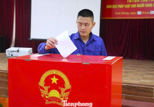 Qua thống kê, tại Cơ sở cai nghiện ma túy số 1, có 321 cử tri tham gia bầu cử; 328 học viên đang cai nghiện, trong đó có 7 người không đủ điều kiện bầu cử, 6 người dưới 18 tuổi và 1 người vừa vào cơ sở đã có thẻ cử tri tại địa phương.