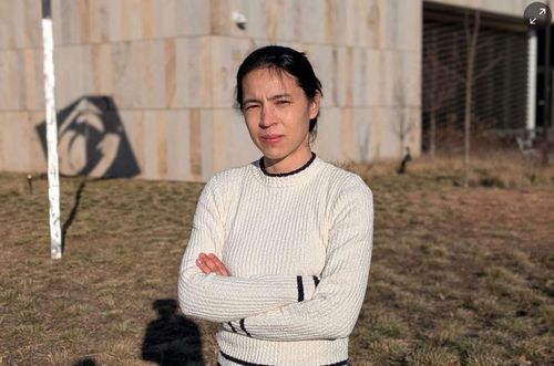 Giáo sư văn học Lea Pao, Đại học Stanford (Mỹ). Ảnh: The Guardian