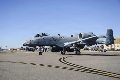 A-10 Thunderbolt II đã được tích hợp vào đợt tấn công đầu tiên chống Iran, cho thấy các nhiệm vụ đòi hỏi hỗ trợ không quân gần liên tục, giám sát vũ trang và tấn công các mục tiêu phân tán. (Nguồn ảnh: Không quân Mỹ)