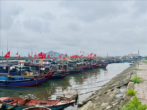 Ngư dân Lộc Hà gác những chuyến ra khơi dài ngày để hướng về "Ngày hội non sông".