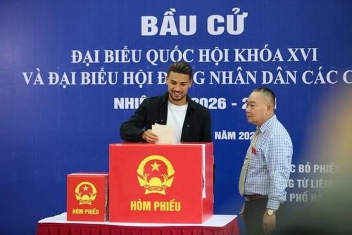 Hoàng Hên đi bầu cử.