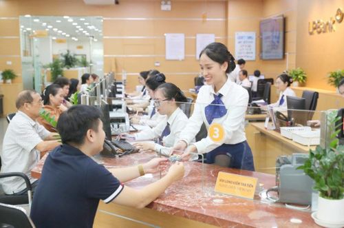 Lãi suất tiền gửi tại nhiều ngân hàng đã tiến sát hoặc vượt ngưỡng 7%/năm