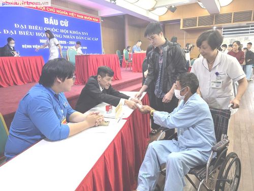 Người bệnh tham gia bầu cử