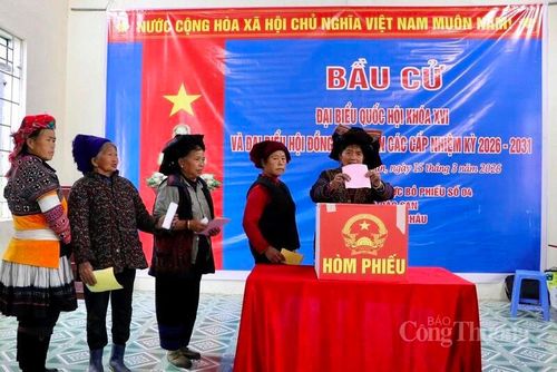 Mỗi lá phiếu là một tâm tư, nguyện vọng của bà con vùng biên Lai Châu.
