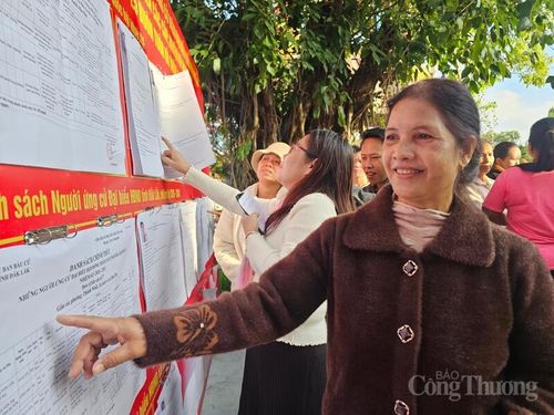 Người dân xã Hòa Phú lựa chọn người có đức, tài đại diện cho nguyện vọng và ý chí của Nhân dân.
