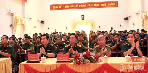 Thủ trưởng Ban Chỉ huy Bộ đội Biên phòng và các đơn vị trong lễ khai mạc bầu cử. Ảnh: Nguyệt Hà
