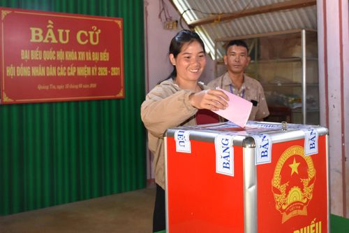 Chị Thị Chan sắp xếp việc đi lễ nhà thờ để tham gia bỏ phiếu đúng quy định