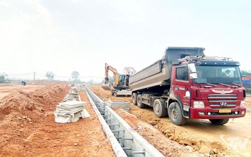 Nhiều dự án khu dân cư, khu đô thị đang được triển khai trên địa bàn tỉnh, tạo diện mạo mới cho các địa phương và góp phần thúc đẩy thị trường bất động sản sôi động hơn.