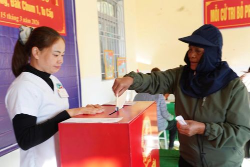 Cử tri Tu Mơ Rông thực hiện nghiêm việc bầu cử