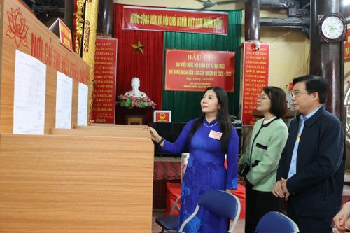 Tỉnh ủy viên, Phó Chủ tịch HĐND tỉnh Trần Thị Tuyết Hương, Phó Trưởng Đoàn kiểm tra số 2 của Ủy ban bầu cử tỉnh đã kiểm tra công tác bầu cử đại biểu Quốc hội khóa XVI và đại biểu HĐND các cấp nhiệm kỳ 2026-2031 tại các xã, phường trên địa bàn tỉnh