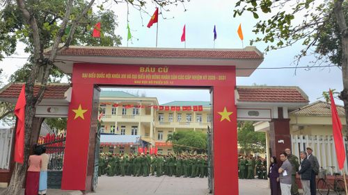 Các khu vực bỏ phiếu đã sẵn sàng cho Ngày hội non sông