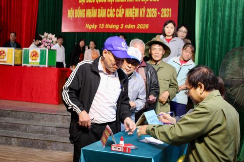 Mọi quy trình bầu cử tại các địa phương đều được thực hiện nghiêm, bảo đảm đúng quy định. Ảnh: T. Tâm