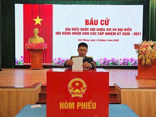 Lá phiếu của người chiến sĩ Quân chủng Hải quân gửi gắm niềm tin vào kỳ bầu cử