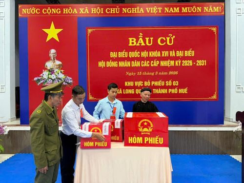Cùng với gần 79 triệu cử tri trên cả nước, từ sáng sớm nay, hơn 1 triệu cử tri của TP. Huế đã nô nức tham gia Ngày hội non sông