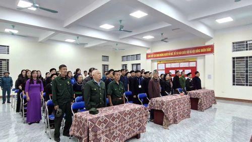 Đông đảo cử tri đã có mặt đầy đủ để thực hiện quyền bầu của mình