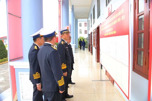 Chính ủy Quân chủng Hải quân, Phó Đô đốc Nguyễn An Phong kiểm tra công tác bầu cử tạ Lữ đoàn Đặc công 126 Hải quân