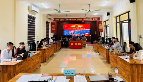 Công tác chuẩn bị bầu cử được chuẩn bị chu đáo. Ảnh: T. Tâm