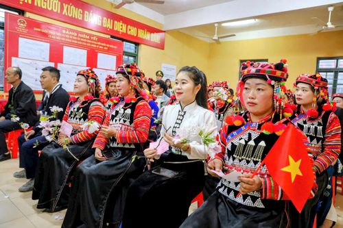 Xã Sín Thầu đạt tỉ lệ 100% cử tri đi bầu cử trong sáng 15/3.
