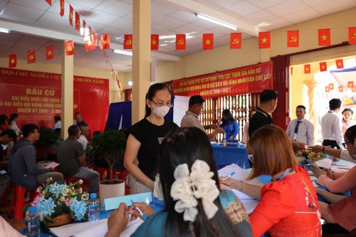 Không gian tổ chức bên trong Đình thần Bình Phú được tổ chức quy củ, trật tự