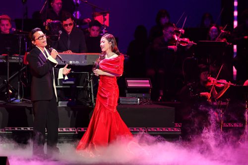 Ca sĩ - nhạc sĩ Tú Dưa với Thùy Chi trong ''Một thời ta là thế''.