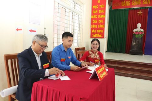 Công tác bầu cử tại xã Hồng Vân đảm bảo đúng quy định. Ảnh: Vũ Cường.
