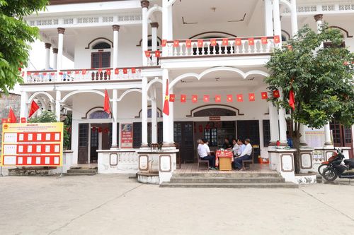 Nhiều khu vực bầu cử của xã Phúc Sơn đã hoàn thành sớm công tác bỏ phiếu, chờ đến giờ kiểm phiếu. Ảnh: Kim Nhuệ