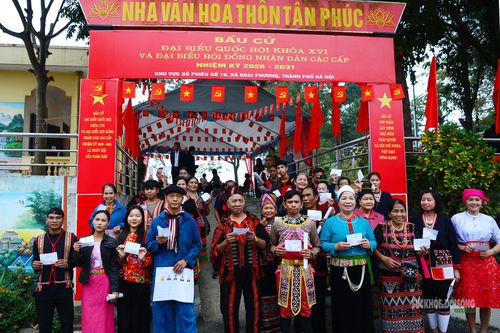 Sắc màu dân tộc hòa nhịp trong ngày hội non sông.