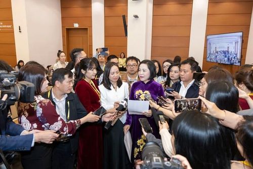Phó Chủ tịch Quốc hội Nguyễn Thị Thanh cung cấp số liệu cập nhật về bầu cử.