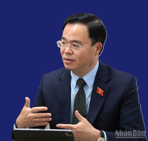 Tiến sĩ Trần Văn Khải.