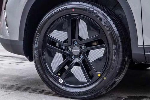 C5 SHS-H đạt mức tiêu thụ nhiên liệu khoảng 4,9 lít/100km theo tiêu chuẩn NEDC.