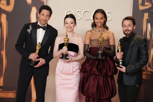 Những người thắng Oscar năm 2025 trở lại để trao giải cho người mới. Ảnh: FilmMagic