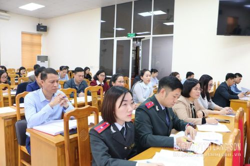 Các đại biểu dự hội nghị