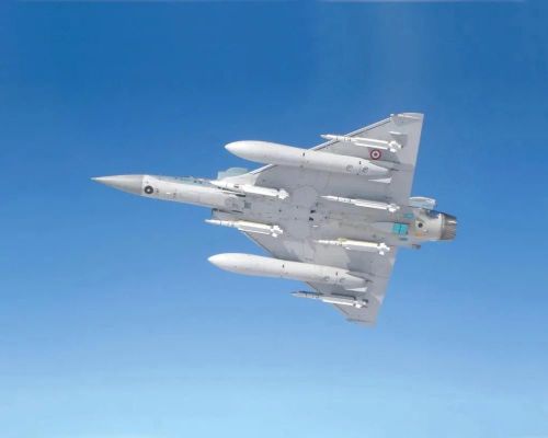 Pháp đang phải nghiên cứu kinh nghiệm của Ukraine trong việc dùng tiêm kích đánh chặn máy bay không người lái giá rẻ, một phương án đang được nhắc đến đó là tích cực sử dụng pháo hàng không.