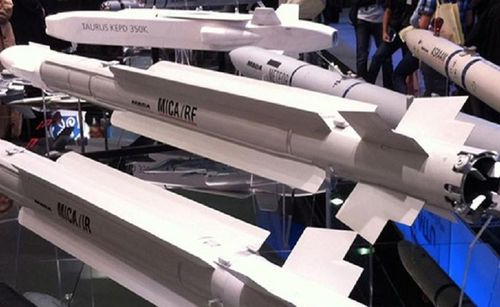 Trong cuộc họp, EMA chỉ trích DGA vì không đẩy nhanh việc tìm kiếm các giải pháp thay thế rẻ hơn so với tên lửa MICA để đánh chặn những máy bay không người lái giá rẻ như Shahed.