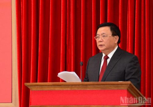  Giáo sư, Tiến sĩ Nguyễn Xuân Thắng, Chủ tịch Hội đồng Lý luận Trung ương phát biểu khai mạc kỳ họp. (Ảnh: PHẠM CƯỜNG) 